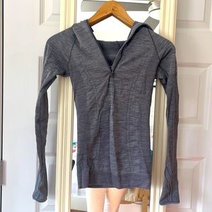 Lululemon grey long sleeve running top